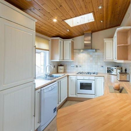 Windermere Retreat - White Cross Bay Holiday Park Экстерьер фото