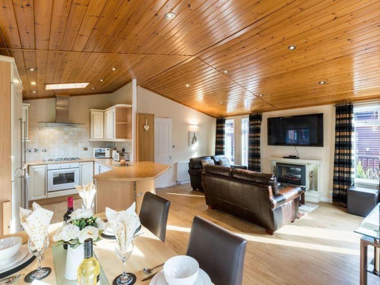 Windermere Retreat - White Cross Bay Holiday Park Экстерьер фото