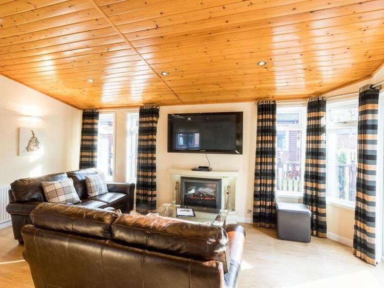 Windermere Retreat - White Cross Bay Holiday Park Экстерьер фото